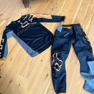 Fox boys medium dirt bike riding set